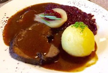 Divlja svinja u umaku od borovica