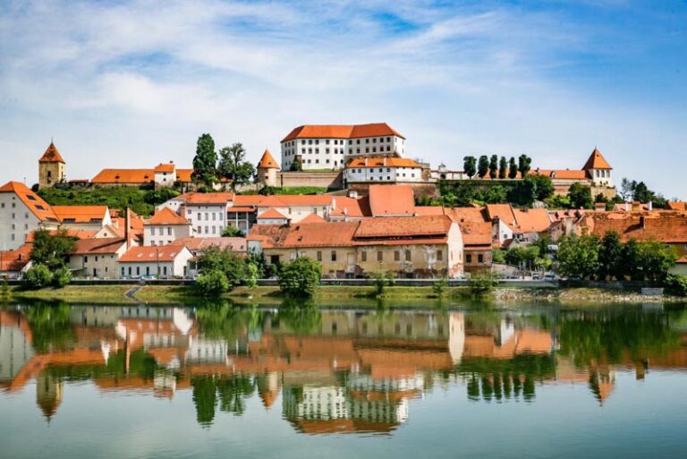 Najstariji grad u Sloveniji – Ptuj poziva na karneval i savršen odmor u paru!
