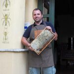 Korčula, OPG Komparak, med i gin, foto Nikola Zoko