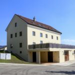Kurija iz 19 stooljeca pretvorena je u vinski hotel